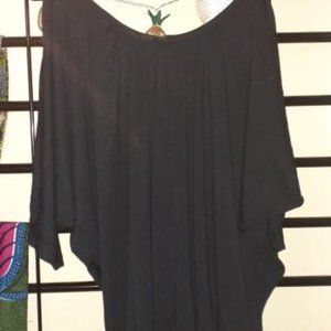 size medium batwing top NWT